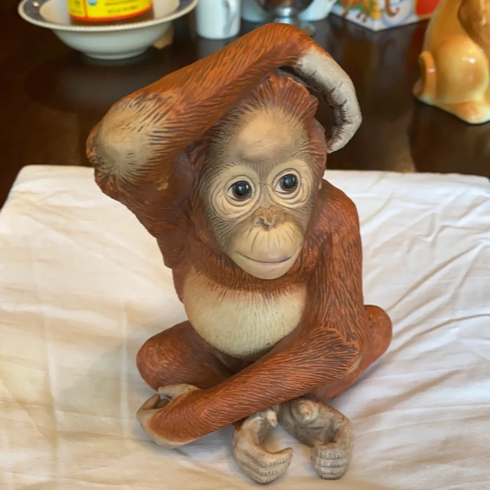 Orangutan Figurine / Statue - Picture 1 of 11
